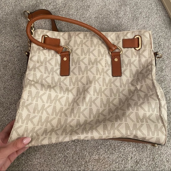 Michael Kors | Vanilla Hamilton Purse - Picture 7 of 8